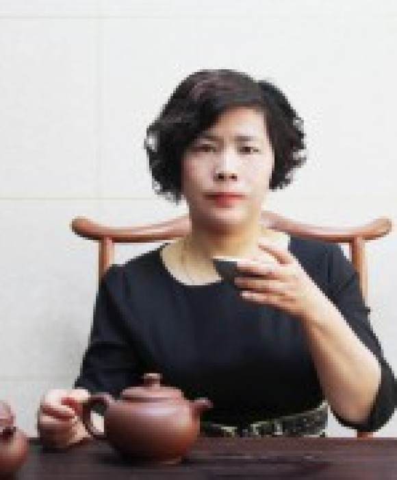 紫砂艺人周良红，工艺美术师