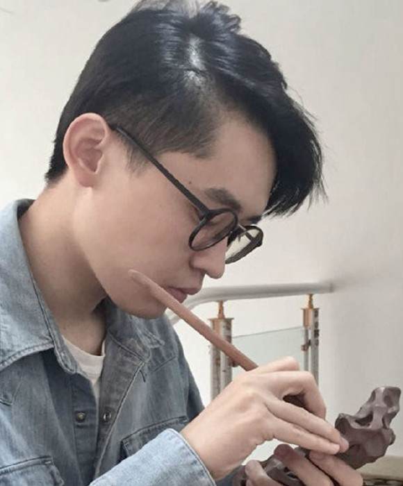 紫砂艺人周行健，工艺美术师