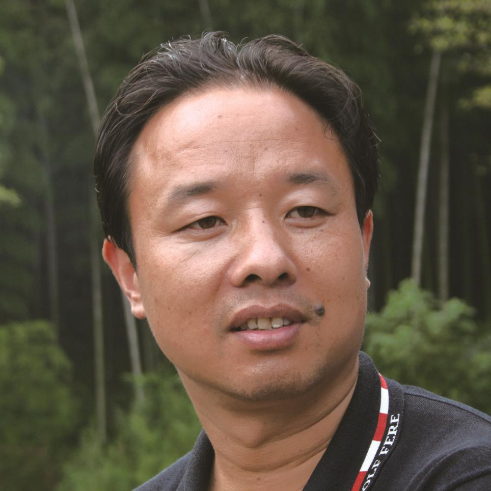 紫砂艺人周钧林，正高级工艺美术师