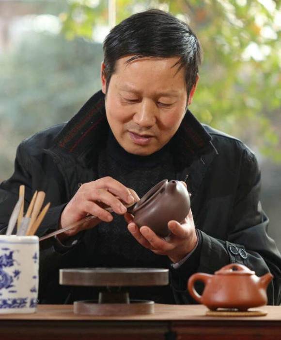 紫砂艺人周韶光，工艺美术师