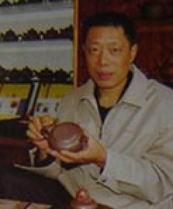 紫砂艺人周顺芳，工艺美术师