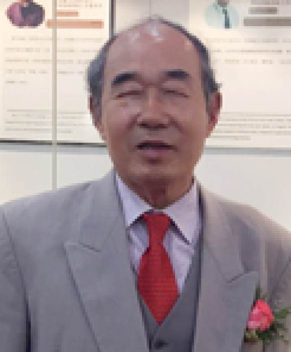 紫砂艺人咸仲英，正高级工艺美术师
