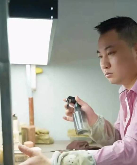 紫砂艺人唐亮，工艺美术员