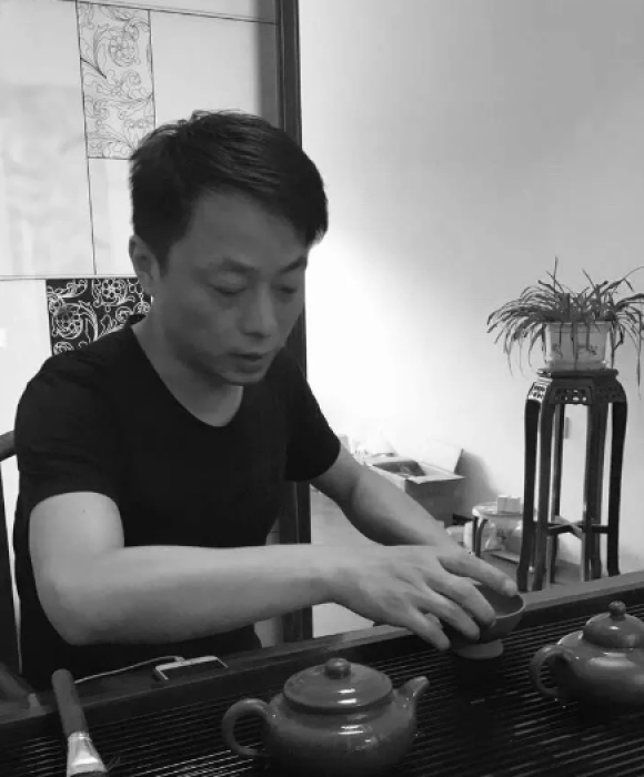 紫砂艺人喻益，工艺美术员
