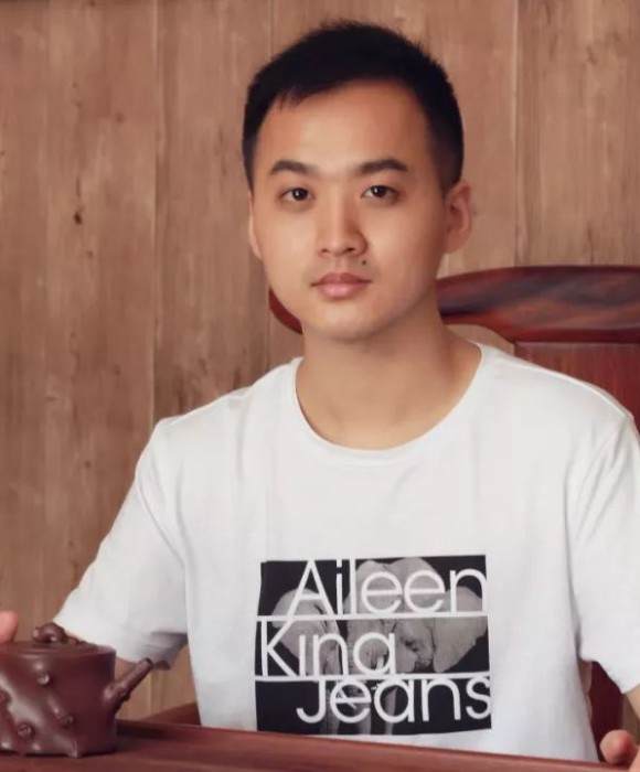紫砂艺人喻铭辉，助理工艺美术师