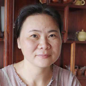 紫砂艺人堵凤娟，工艺美术师