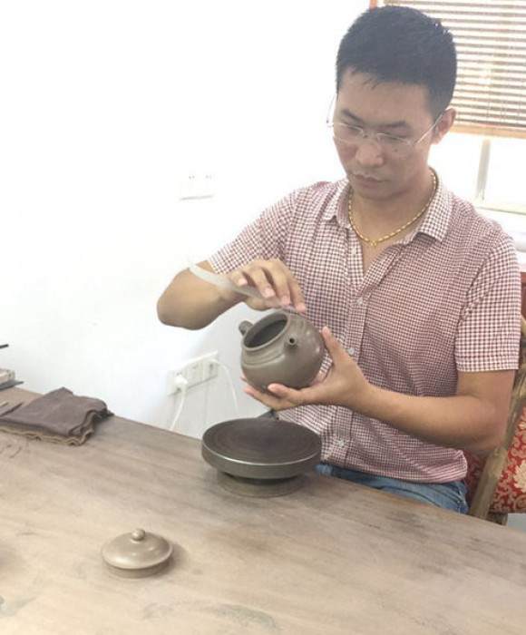 紫砂艺人夏超，工艺美术师
