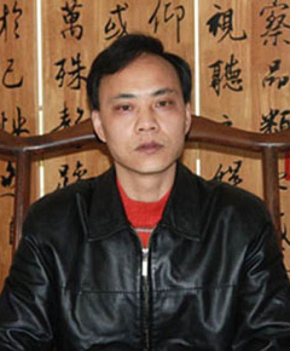 紫砂艺人姚华君，高级工艺美术师