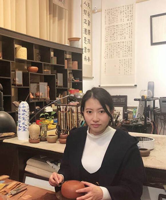 紫砂艺人姚姝彤，工艺美术师