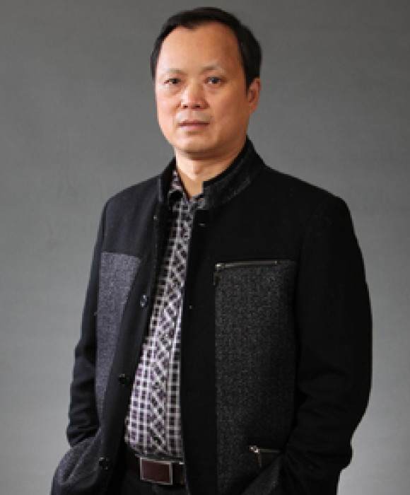 紫砂艺人孔春华，高级工艺美术师