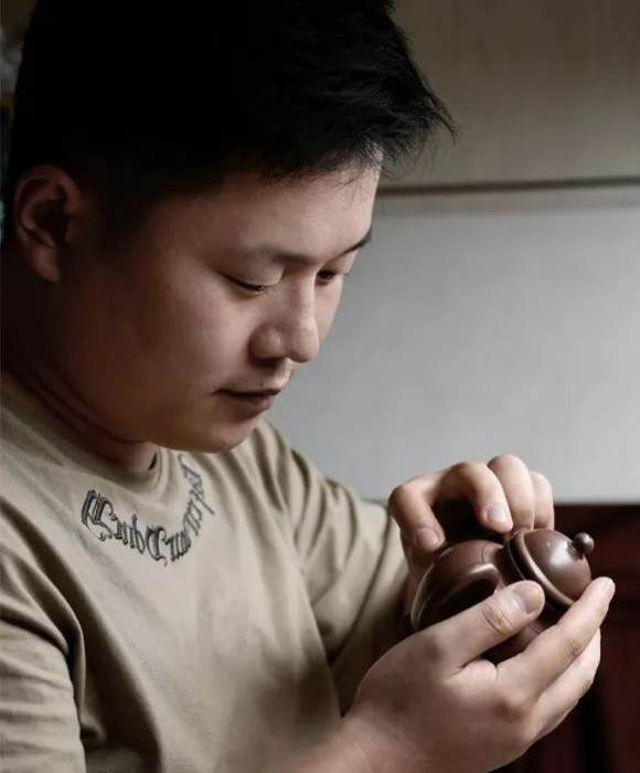 紫砂艺人孙博，工艺美术师