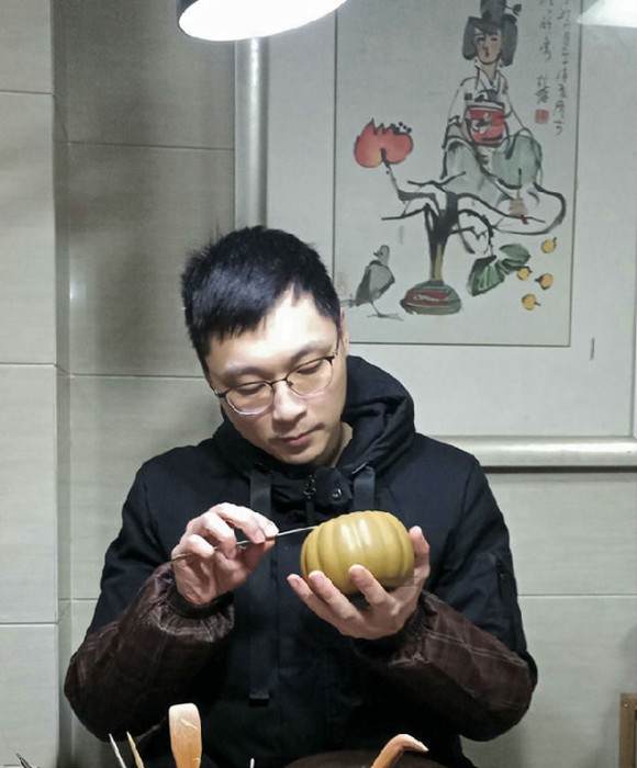 紫砂艺人孙晓锋，工艺美术师