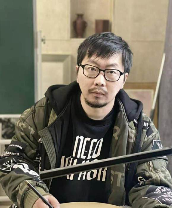 紫砂艺人孟小锋，助理工艺美术师