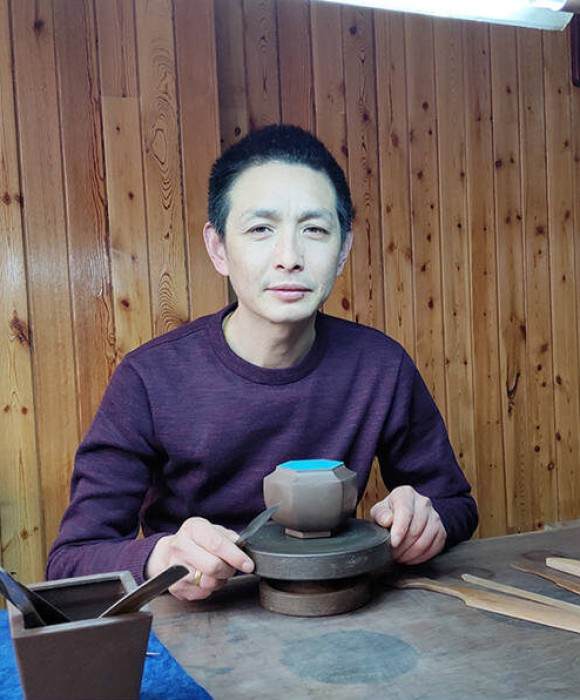 紫砂艺人孟惠军，助理工艺美术师