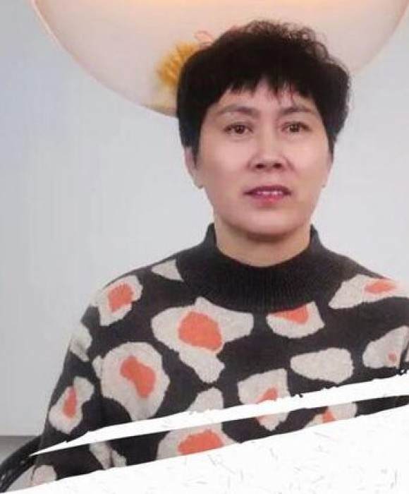 紫砂艺人季玉凤，民间实力派
