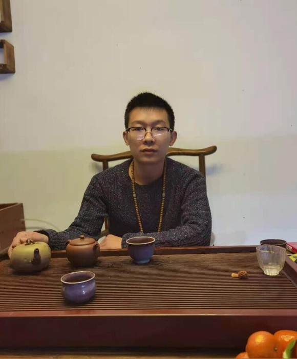 紫砂艺人安时召，助理工艺美术师