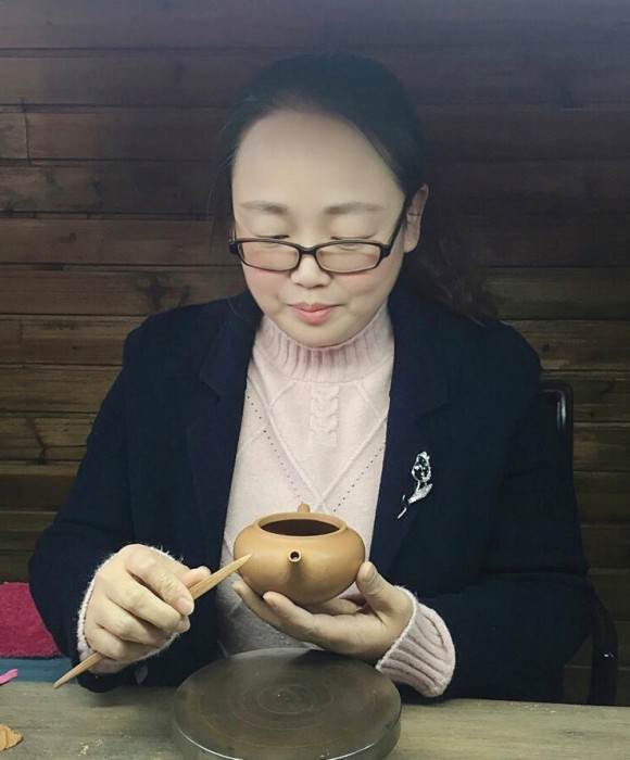 紫砂艺人宋争艳，工艺美术师