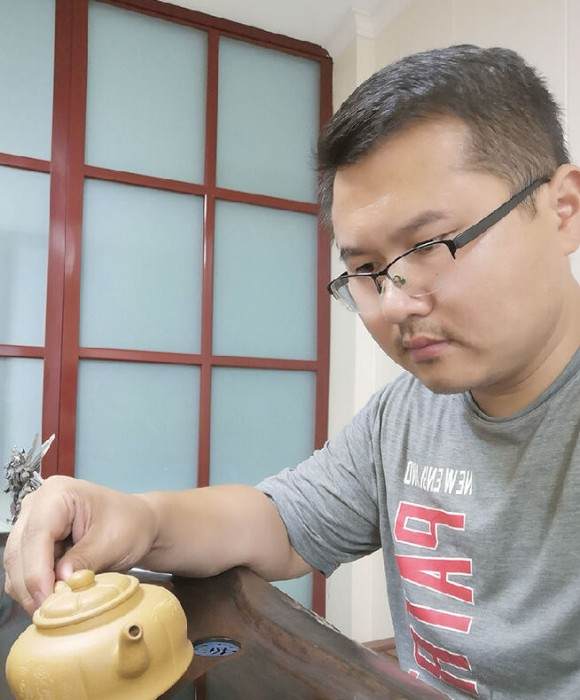 紫砂艺人宋刚，助理工艺美术师
