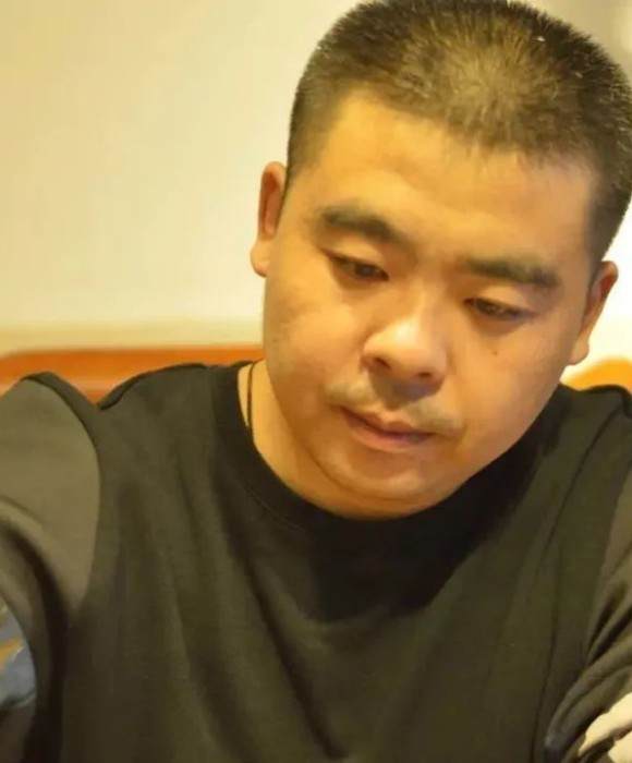 紫砂艺人宋叶平，工艺美术员