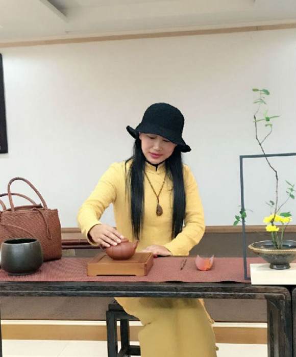 紫砂艺人宋庆杰，工艺美术师