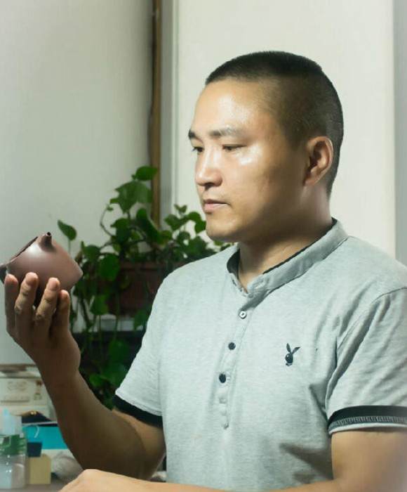 紫砂艺人宋新伟，助理工艺美术师