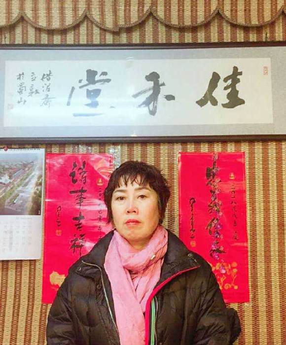 紫砂艺人宗红芬，助理工艺美术师
