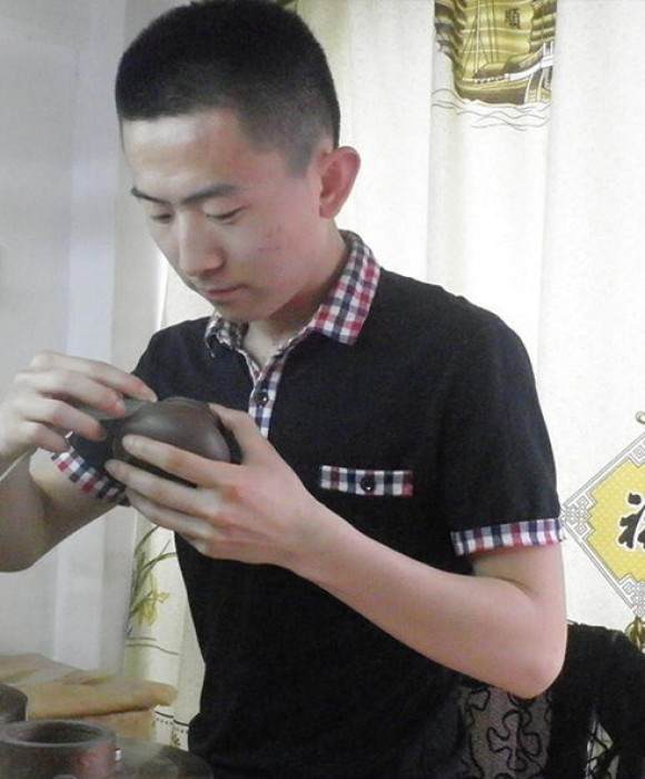 紫砂艺人宗达宸，助理工艺美术师