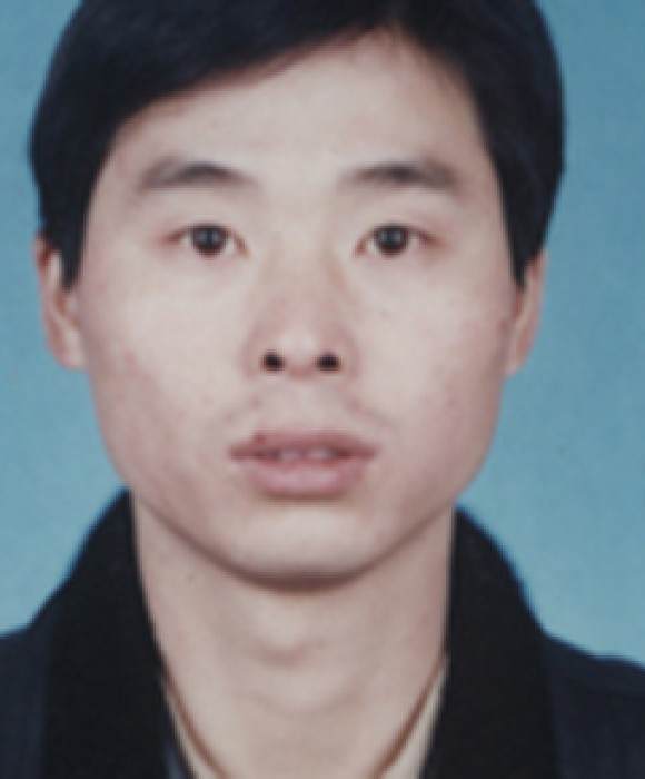 紫砂艺人尹建新，工艺美术师