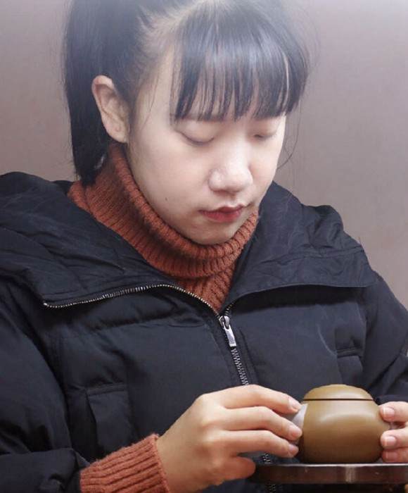 紫砂艺人尹欢，助理工艺美术师