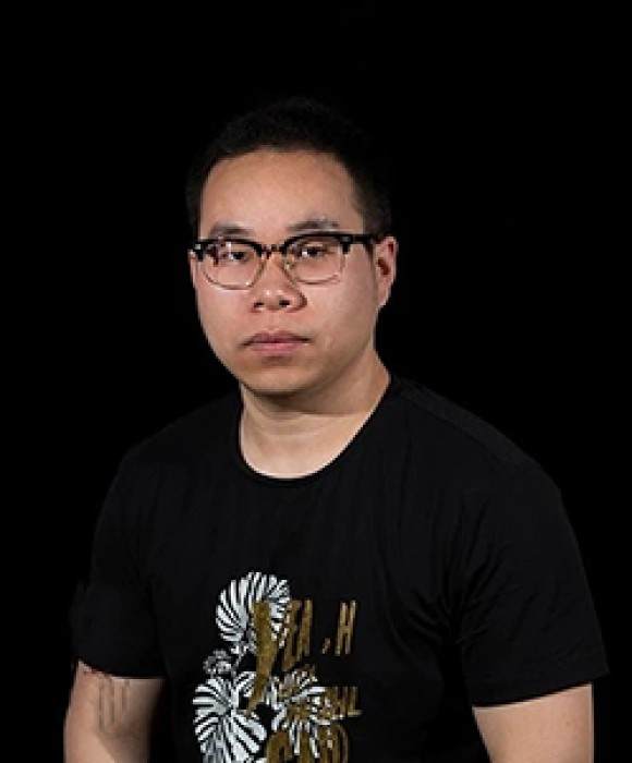 紫砂艺人尹灵通，工艺美术师