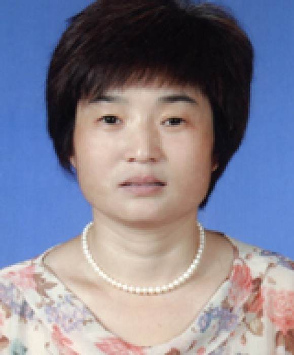 紫砂艺人尹红英，正高级工艺美术师