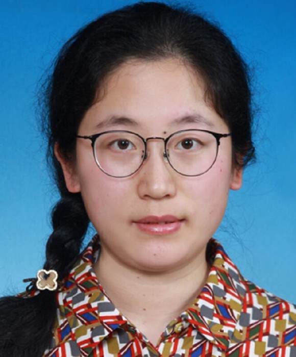 紫砂艺人尹逸扬，助理工艺美术师