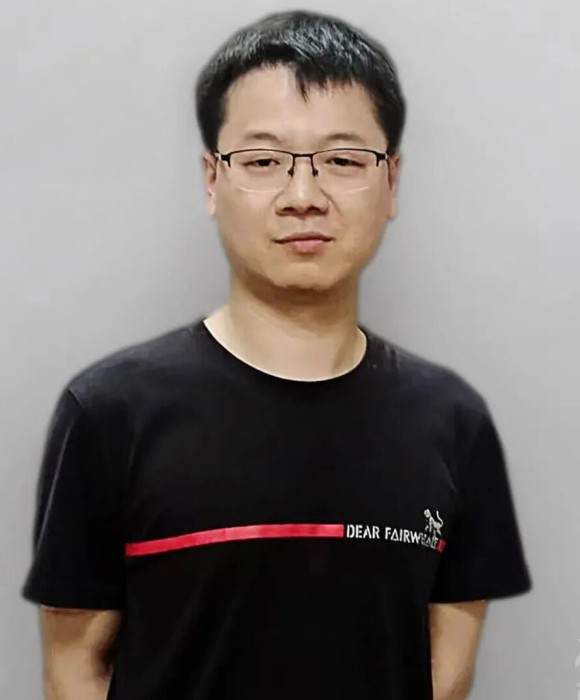 紫砂艺人展云琪，工艺美术员
