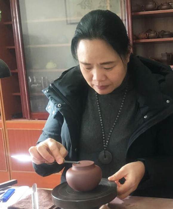 紫砂艺人崔娟，工艺美术师