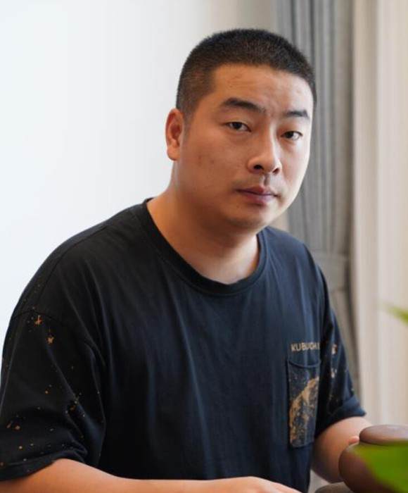 紫砂艺人崔宇，助理工艺美术师