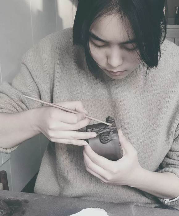 紫砂艺人崔辰菲，助理工艺美术师