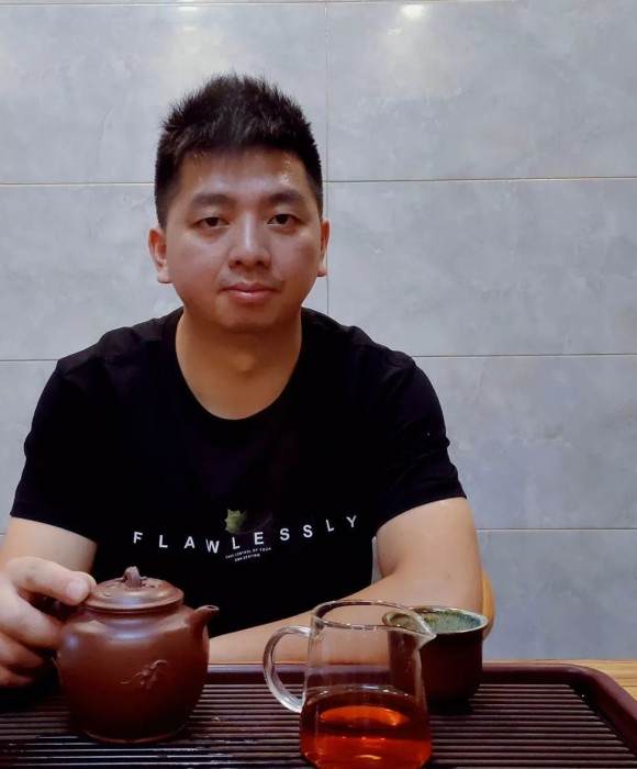紫砂艺人崔飞，工艺美术师