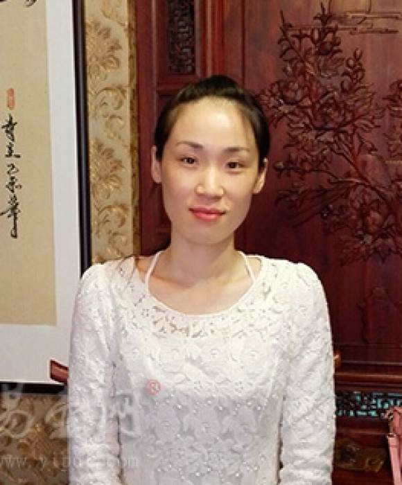 紫砂艺人庄丽云，工艺美术员