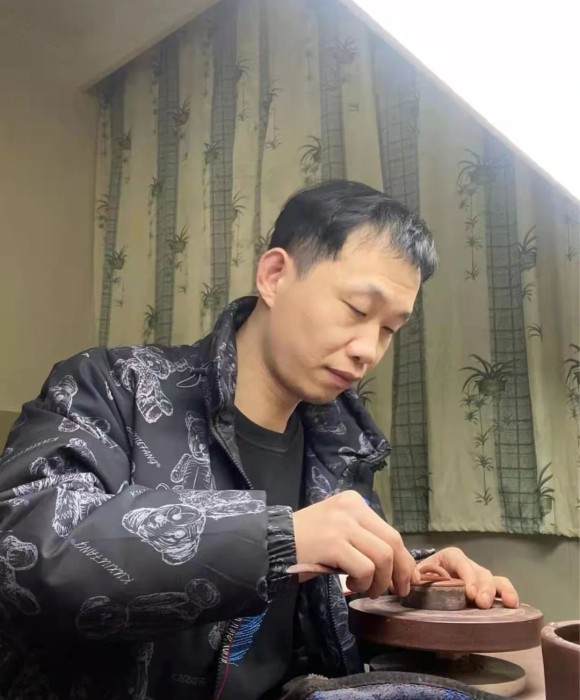 紫砂艺人庄云峰，民间实力派