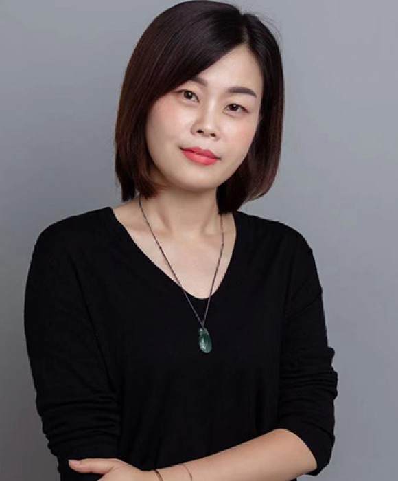 紫砂艺人庄亚新，工艺美术员