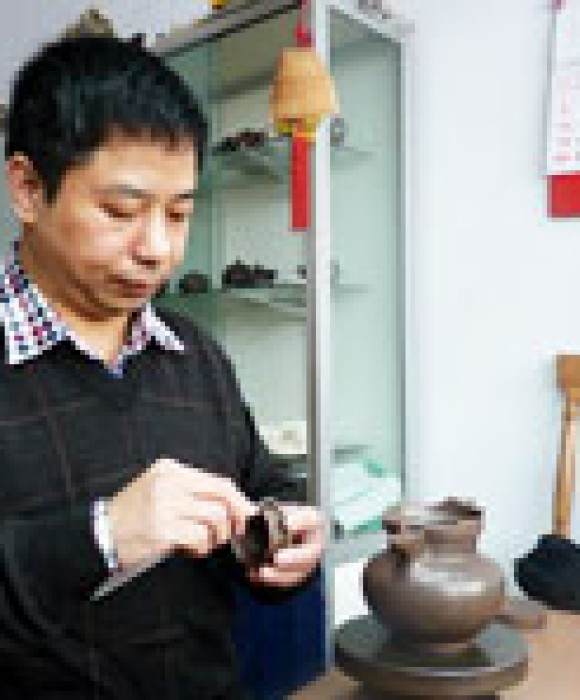 紫砂艺人庄玉林，正高级工艺美术师