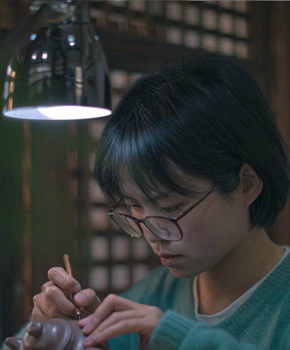 紫砂艺人庄瑜，助理工艺美术师