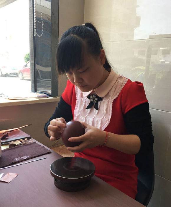 紫砂艺人庄程，工艺美术师