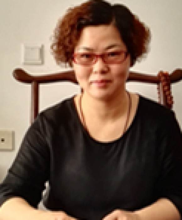 紫砂艺人庄红阳，工艺美术师
