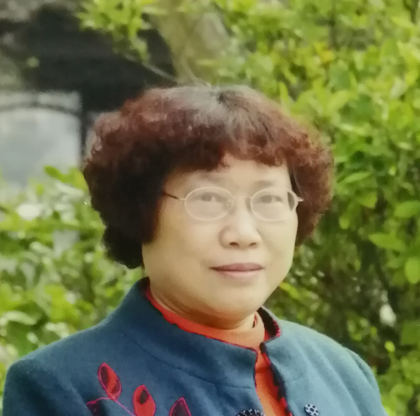 紫砂艺人廖江玲，高级工艺美术师