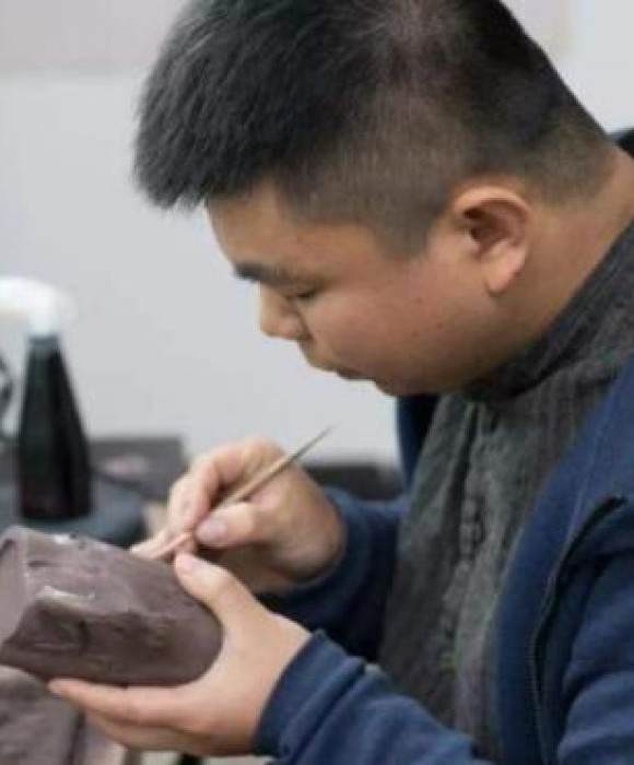 紫砂艺人廖生塔，工艺美术师