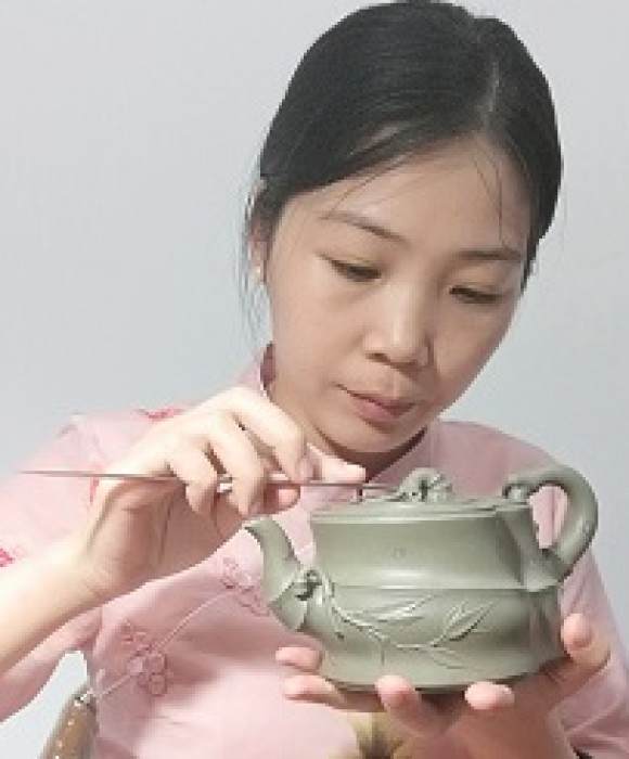 紫砂艺人张万敏，工艺美术师