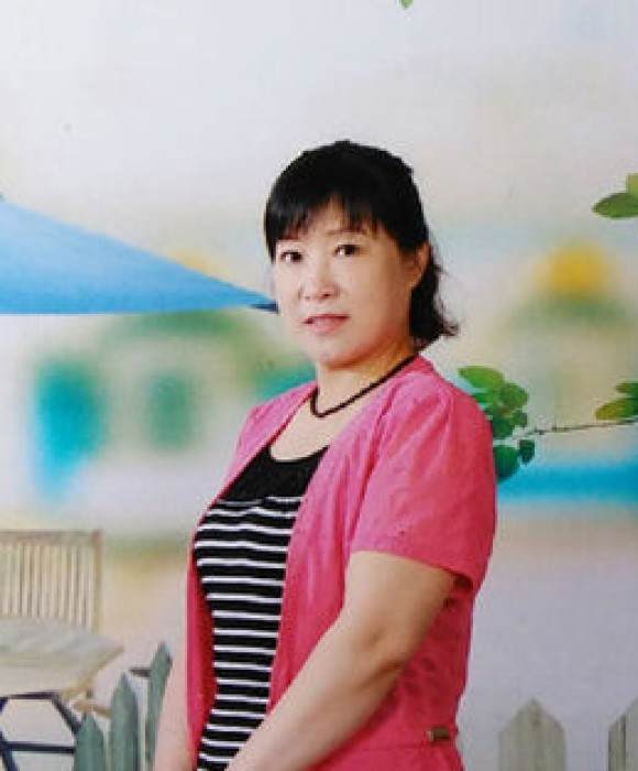 紫砂艺人张丽娟，工艺美术师