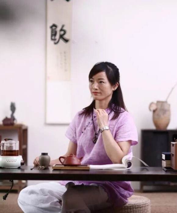 紫砂艺人张丽群，工艺美术师
