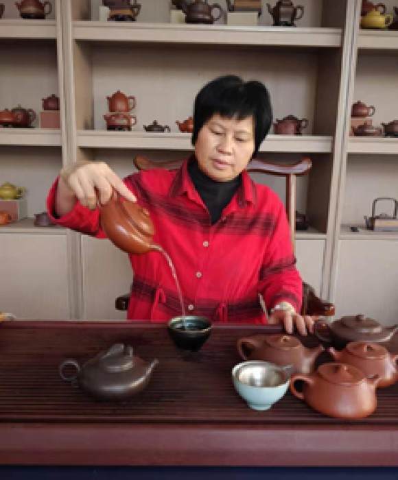 紫砂艺人张健妹，高级工艺美术师